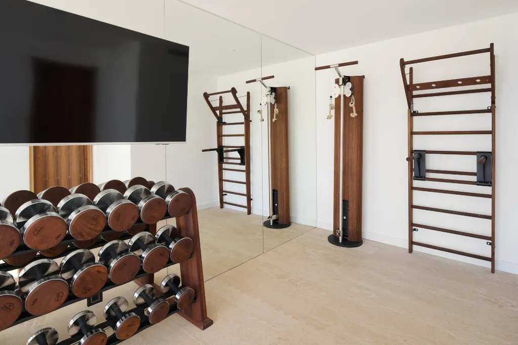 Spacious Villa Retreat with Pools in Mimice
