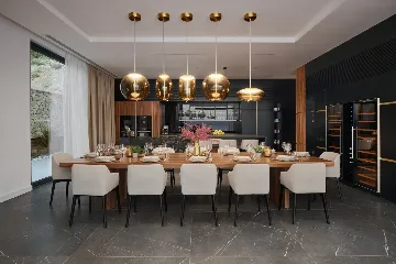 Spacious Villa Retreat with Pools in Mimice