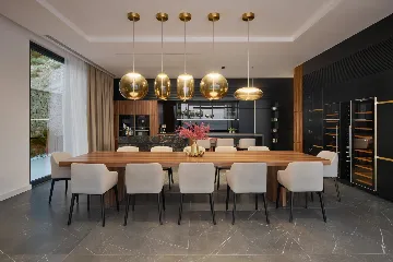 Spacious Villa Retreat with Pools in Mimice