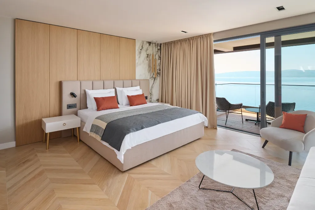 Spacious Villa Retreat with Pools in Mimice