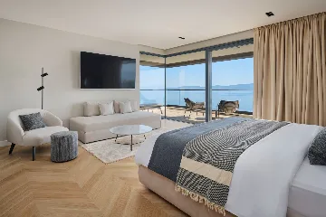 Spacious Villa Retreat with Pools in Mimice