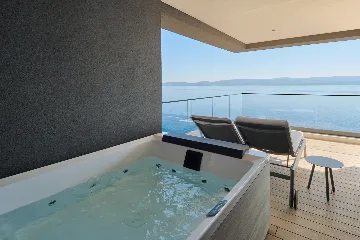 Spacious Villa Retreat with Pools in Mimice