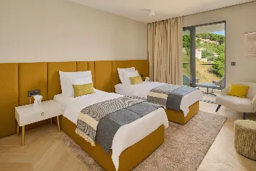 Spacious Villa Retreat with Pools in Mimice