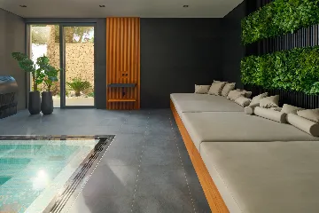 Spacious Villa Retreat with Pools in Mimice