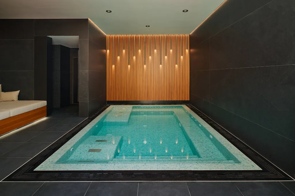 Spacious Villa Retreat with Pools in Mimice