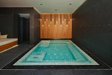 Spacious Villa Retreat with Pools in Mimice