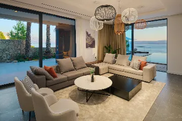 Spacious Villa Retreat with Pools in Mimice