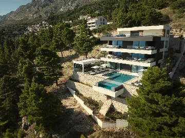 Spacious Villa Retreat with Pools in Mimice