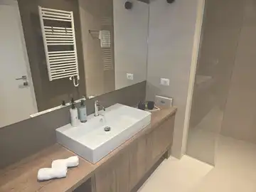 Beachfront Villa with Infinity Pool in Primošten