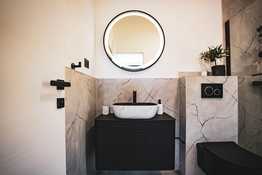 Contemporary Villa with Pool and Sea Views, Kaštel Stari