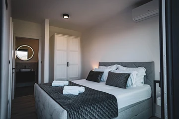 Contemporary Villa with Pool and Sea Views, Kaštel Stari