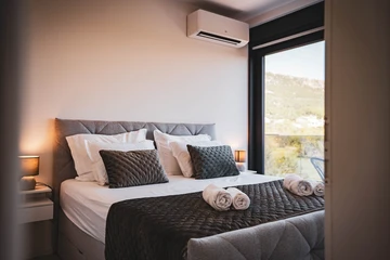 Contemporary Villa with Pool and Sea Views, Kaštel Stari