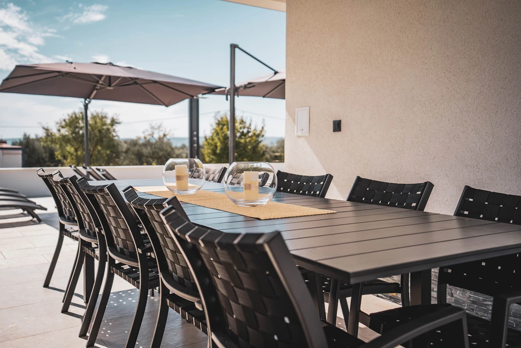 Contemporary Villa with Pool and Sea Views, Kaštel Stari
