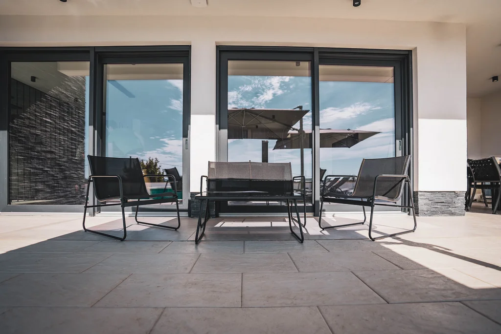 Contemporary Villa with Pool and Sea Views, Kaštel Stari