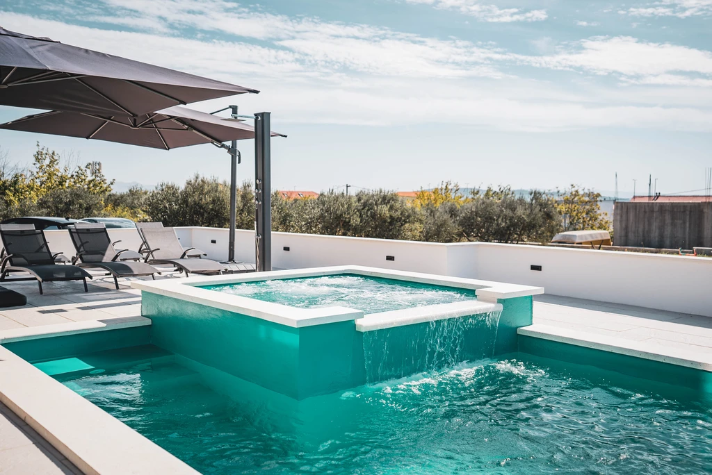 Contemporary Villa with Pool and Sea Views, Kaštel Stari