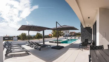 Contemporary Villa with Pool and Sea Views, Kaštel Stari