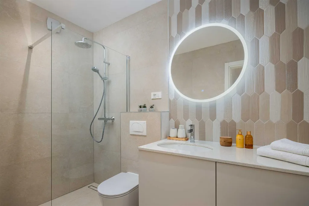 Modern Poolside Villa Retreat in Baška Voda