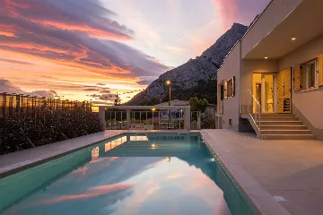 Modern Poolside Villa Retreat in Baška Voda