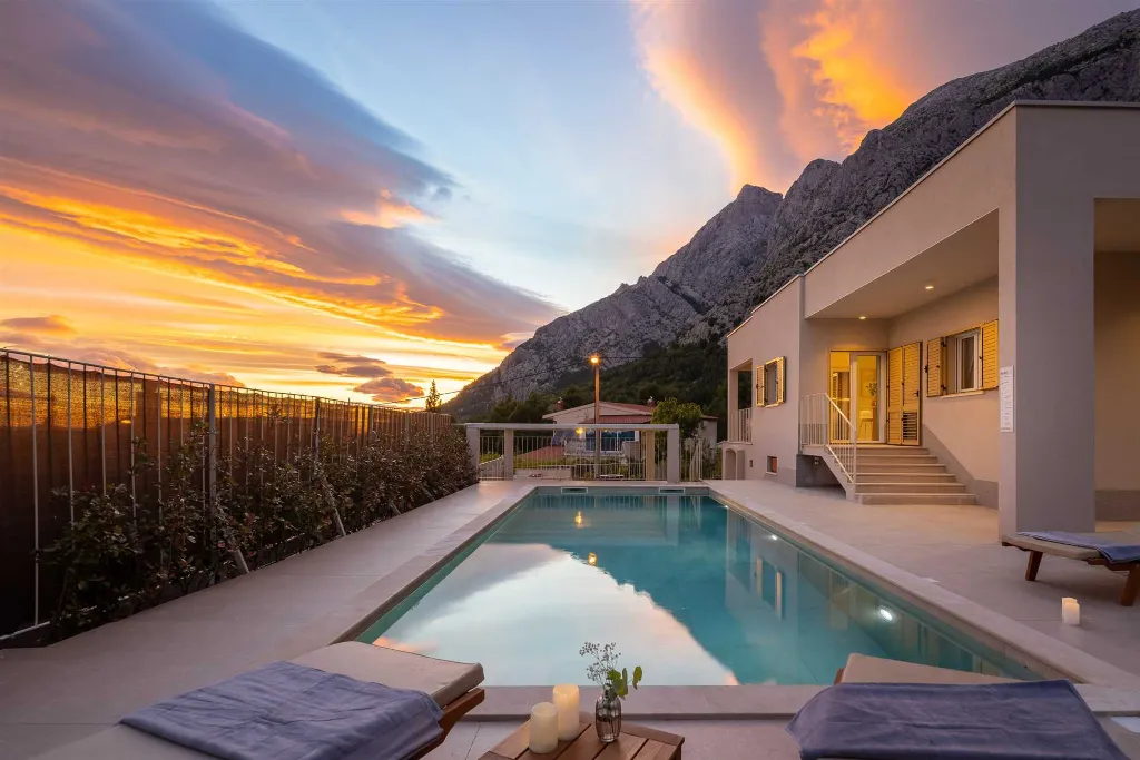 Modern Poolside Villa Retreat in Baška Voda
