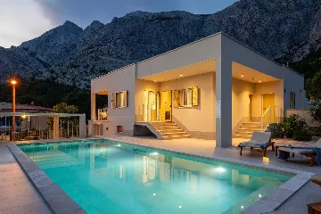 Modern Poolside Villa Retreat in Baška Voda
