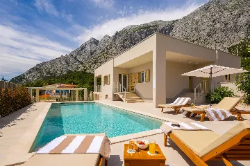 Modern Poolside Villa Retreat in Baška Voda
