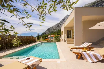 Modern Poolside Villa Retreat in Baška Voda