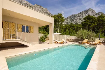 Modern Poolside Villa Retreat in Baška Voda