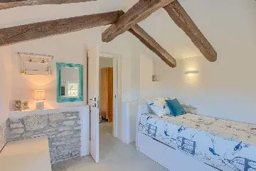 Family Villa with Pool and Large Garden in Tar