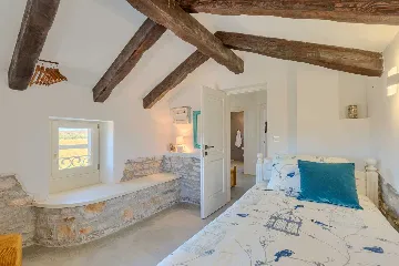 Family Villa with Pool and Large Garden in Tar