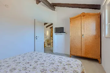 Family Villa with Pool and Large Garden in Tar