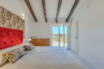 Family Villa with Pool and Large Garden in Tar