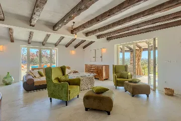 Family Villa with Pool and Large Garden in Tar