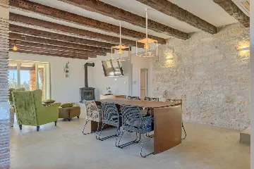 Family Villa with Pool and Large Garden in Tar