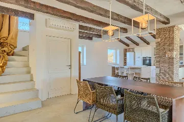 Family Villa with Pool and Large Garden in Tar