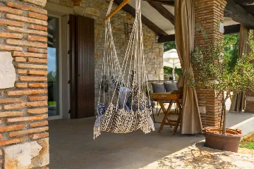 Family Villa with Pool and Large Garden in Tar