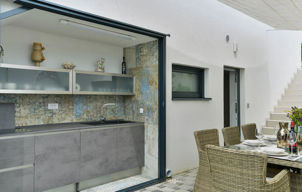 Modern Seaview Villa with Pool in Maslenica