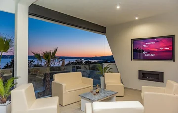 Modern Seaview Villa with Pool in Maslenica