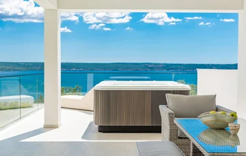 Modern Seaview Villa with Pool in Maslenica