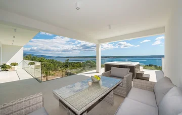 Modern Seaview Villa with Pool in Maslenica