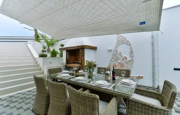 Modern Seaview Villa with Pool in Maslenica