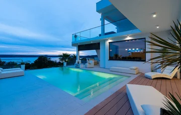 Modern Seaview Villa with Pool in Maslenica