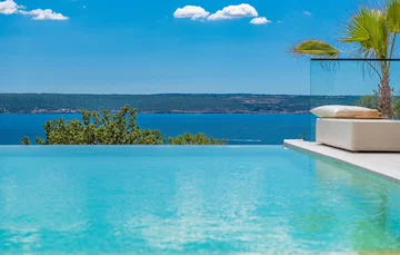 Modern Seaview Villa with Pool in Maslenica