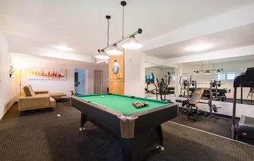 Modern Seaview Villa with Pool in Maslenica