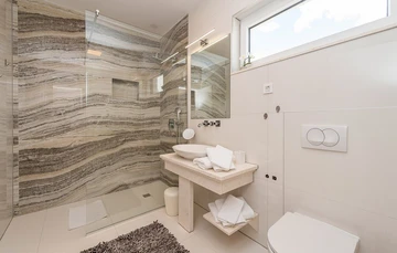 Modern Seaview Villa with Pool in Maslenica