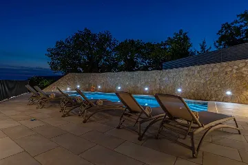 Spacious 5-Bedroom Villa with Pool in Bribir