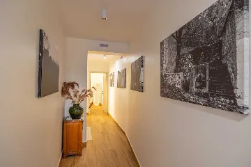 Spacious 5-Bedroom Villa with Pool in Bribir