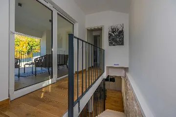 Spacious 5-Bedroom Villa with Pool in Bribir