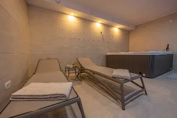 Spacious 5-Bedroom Villa with Pool in Bribir