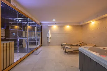 Spacious 5-Bedroom Villa with Pool in Bribir