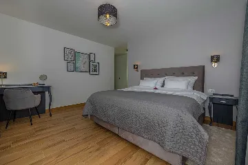 Spacious 5-Bedroom Villa with Pool in Bribir